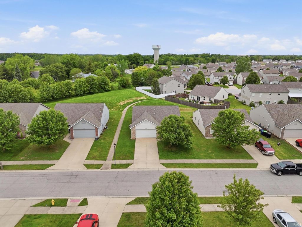 Photo of 11117 La Fortuna Way, Roanoke, IN 46783 (MLS # 202619920)