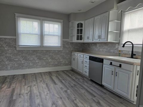 Tiny photo for 350 N Broadway, Peru, IN 46970 (MLS # 202616194)