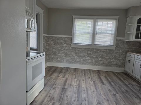 Tiny photo for 350 N Broadway, Peru, IN 46970 (MLS # 202616194)