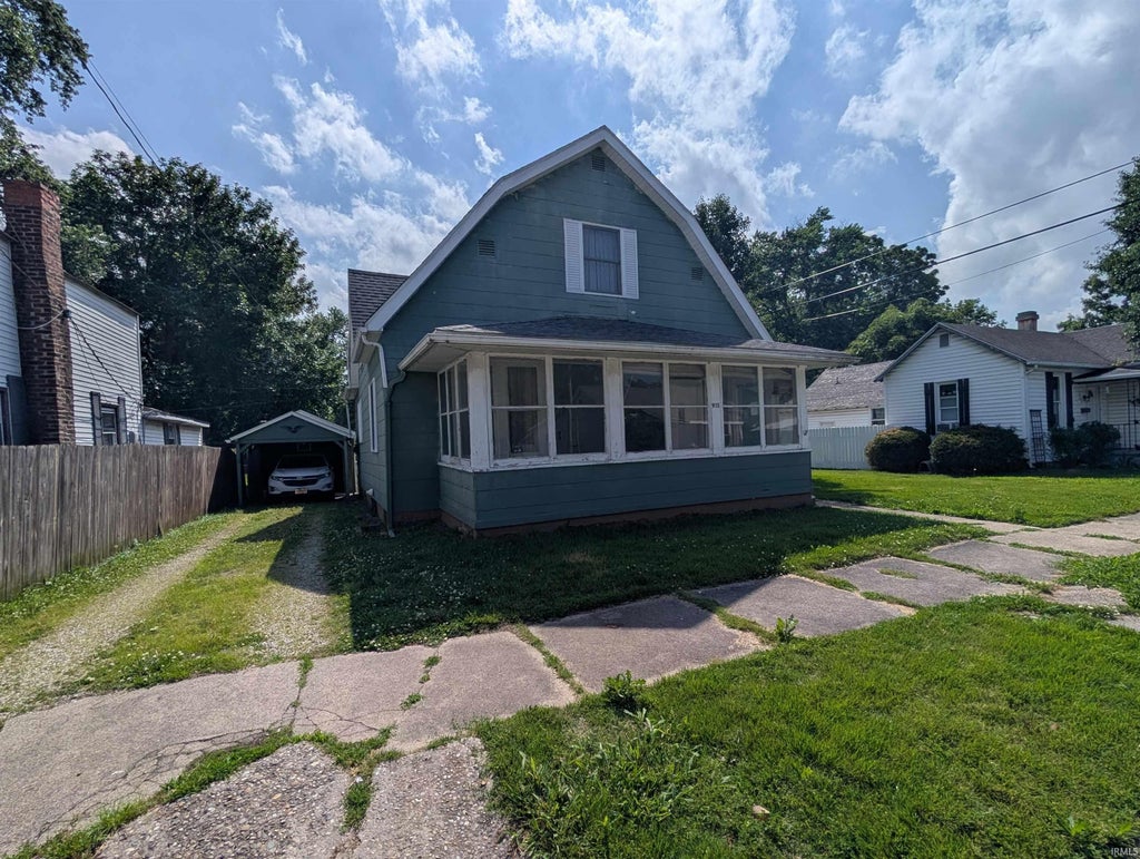 Photo of 915 Prairie Street, Vincennes, IN 47591 (MLS # 202622858)
