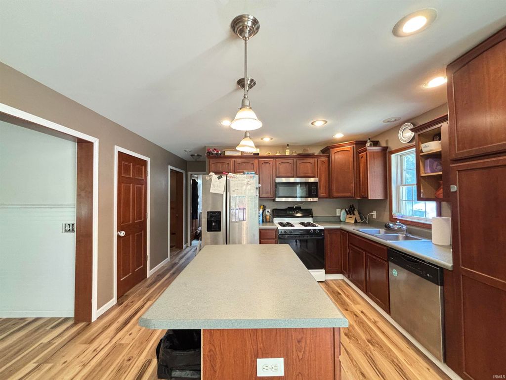 Photo of 506 Park Ave Avenue, Hillsboro, IN 47949 (MLS # 202542106)