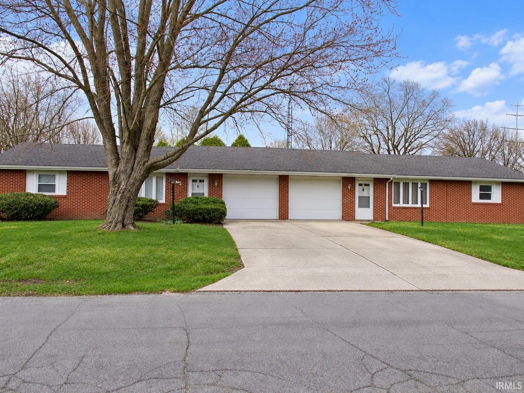 Photo of 5500-5502 Hazelnut Street, Muncie, IN 47304 (MLS # 202639969)