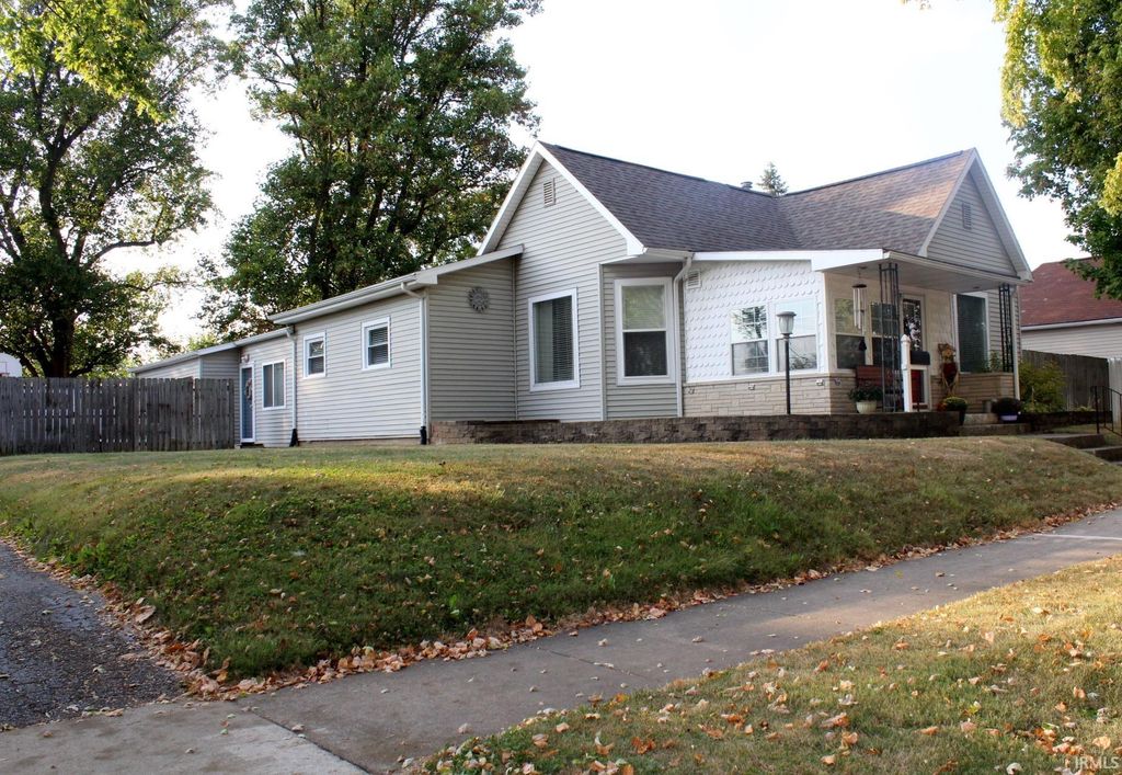 Photo of 708 S Bluff Street, Monticello, IN 47960 (MLS # 202540387)