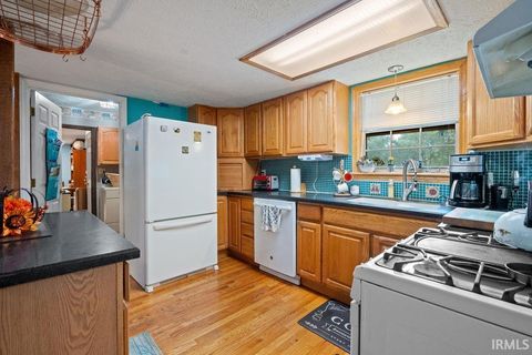 Tiny photo for 2505 ELAINE Court, Kokomo, IN 46902 (MLS # 202538722)