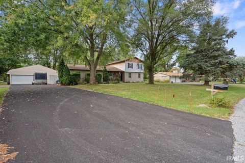 Tiny photo for 2505 ELAINE Court, Kokomo, IN 46902 (MLS # 202538722)