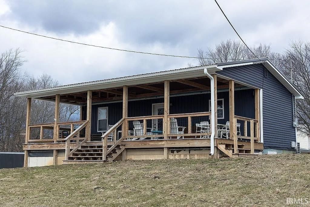 Photo of 404 N Indiana Street, Pierceton, IN 46562 (MLS # 202617364)