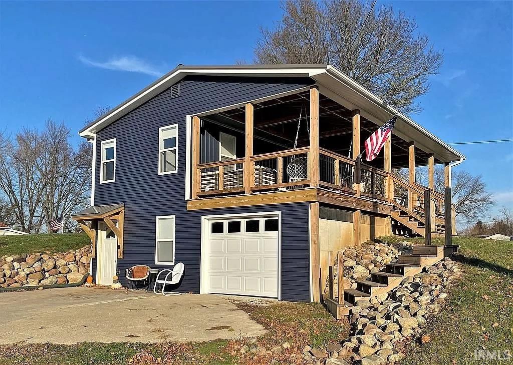 Photo of 404 N Indiana Street, Pierceton, IN 46562 (MLS # 202617364)