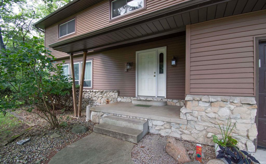 Photo of 505 Oak Crest Drive, Kendallville, IN 46755 (MLS # 202540196)