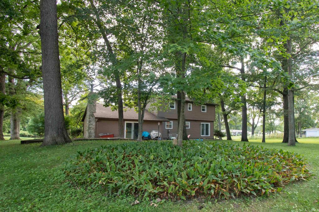 Photo of 505 Oak Crest Drive, Kendallville, IN 46755 (MLS # 202540196)