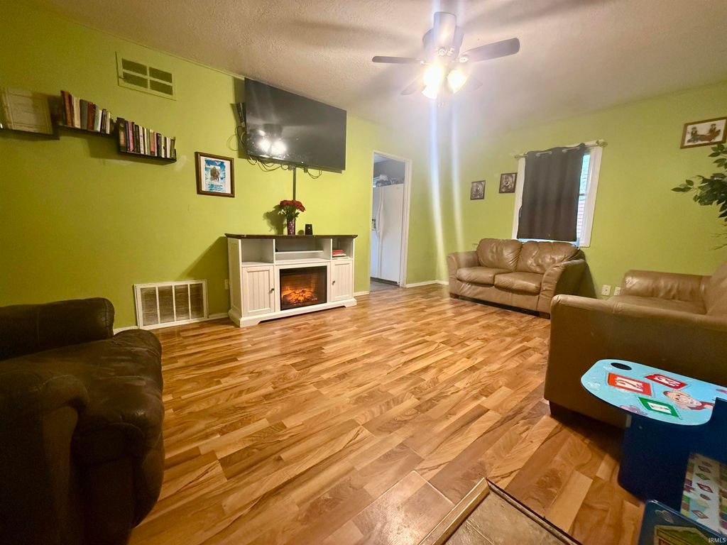 Photo of 2611 Kenwood Avenue, Fort Wayne, IN 46805 (MLS # 202544442)