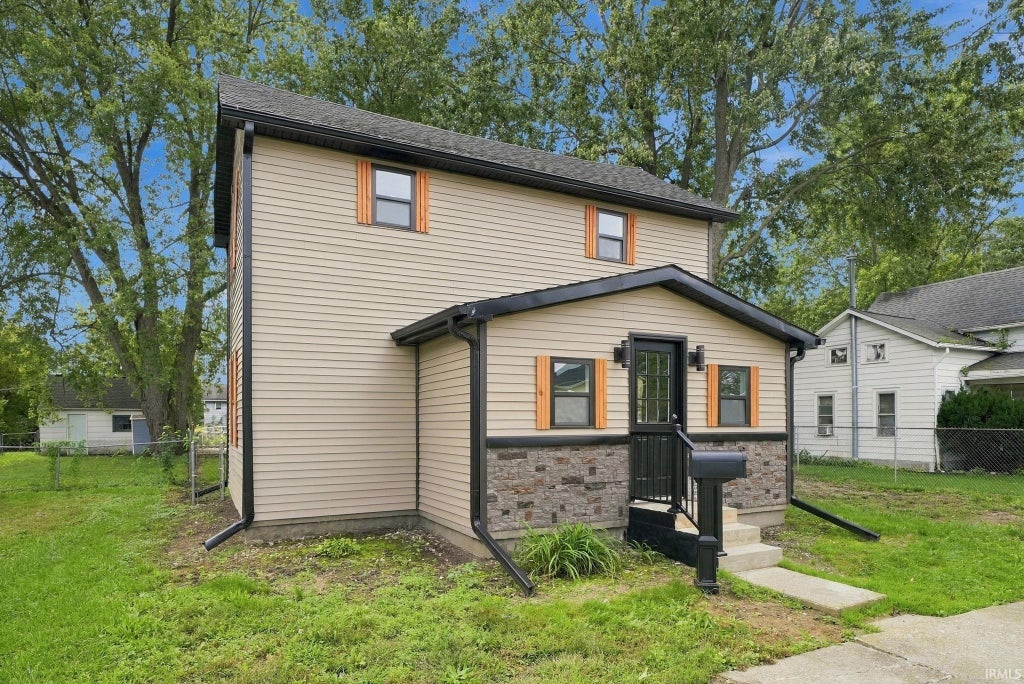 Photo of 307 E Covell Street, Garrett, IN 46738 (MLS # 202640230)