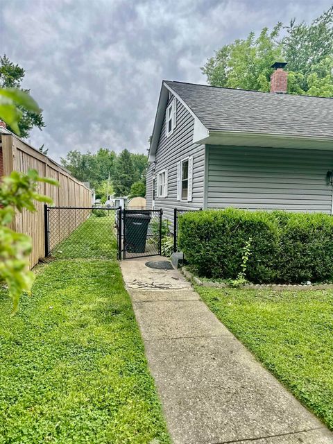Tiny photo for 1219 Logan Avenue, Lafayette, IN 47905 (MLS # 202620934)
