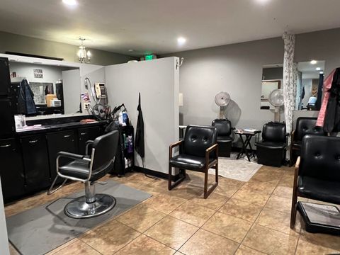 Tiny photo for 1721 W Lincoln Road, Kokomo, IN 46902 (MLS # 202512241)