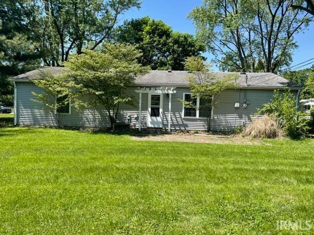 Photo of 1822 N Maddox Drive, Muncie, IN 47304 (MLS # 202619217)