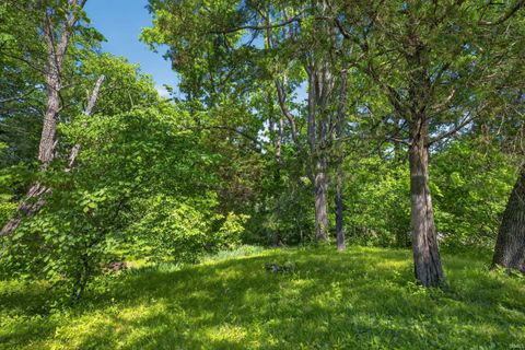 Tiny photo for 1526 25th Street, Bedford, IN 47421 (MLS # 202618486)