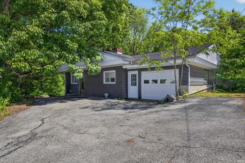 Tiny photo for 1526 25th Street, Bedford, IN 47421 (MLS # 202618486)