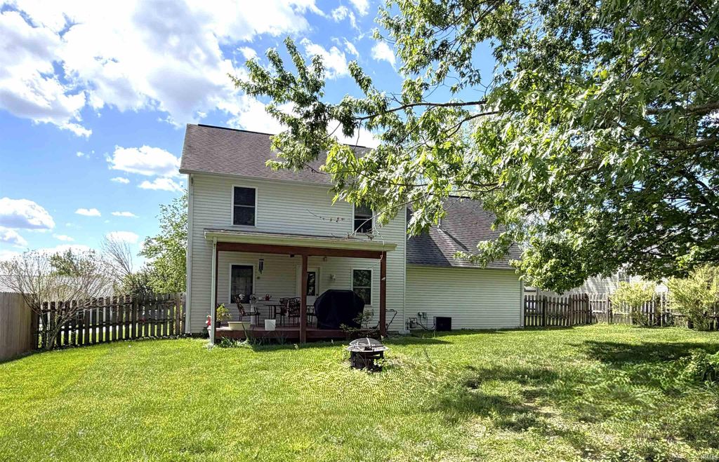 Photo of 367 E Cardinal Glen Drive, Bloomington, IN 47401 (MLS # 202609336)