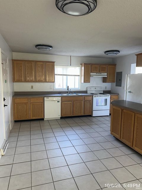 Tiny photo for 1511 Forbes Avenue, Peru, IN 46970 (MLS # 202541238)