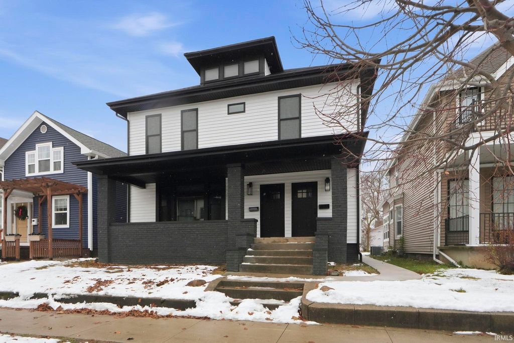 Photo of 1220 Fairfield Avenue, Fort Wayne, IN 46802 (MLS # 202549683)