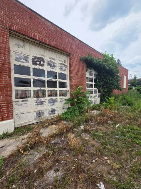 Tiny photo for 1001 N Washington Street, Kokomo, IN 46901 (MLS # 202623709)