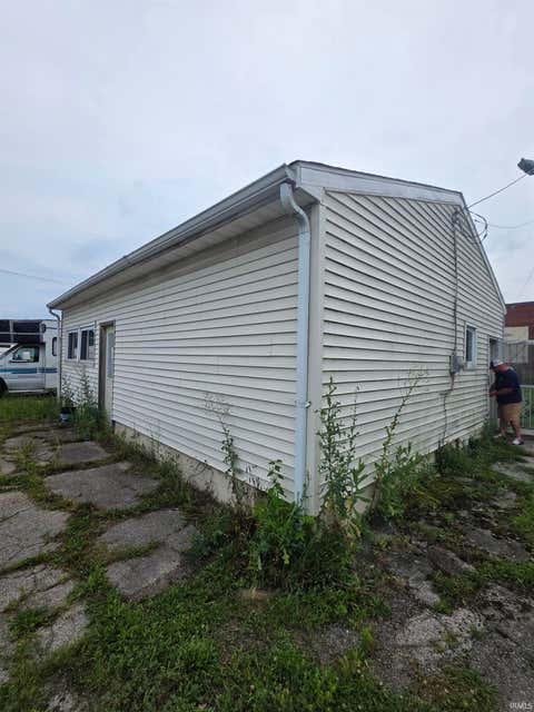 Tiny photo for 1001 N Washington Street, Kokomo, IN 46901 (MLS # 202623709)