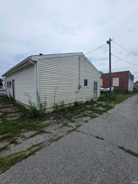 Tiny photo for 1001 N Washington Street, Kokomo, IN 46901 (MLS # 202623709)