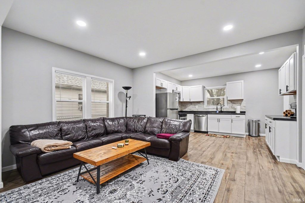 Photo of 1008 S 32nd Street, South Bend, IN 46615 (MLS # 202613318)