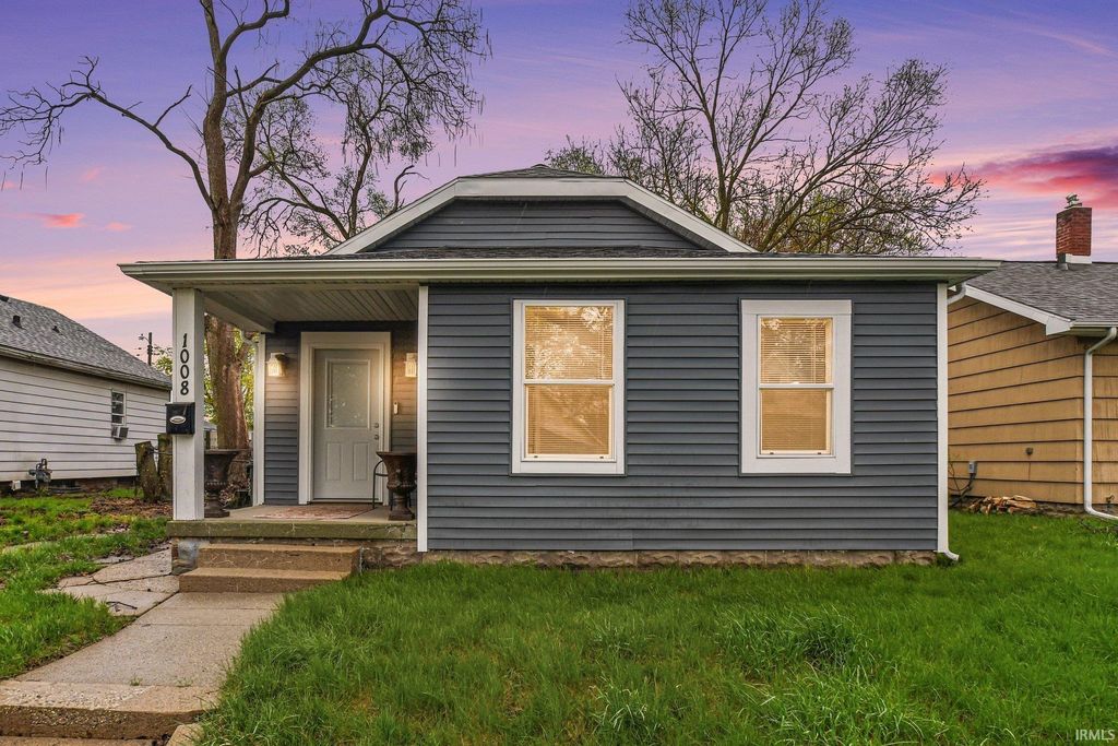 Photo of 1008 S 32nd Street, South Bend, IN 46615 (MLS # 202613318)