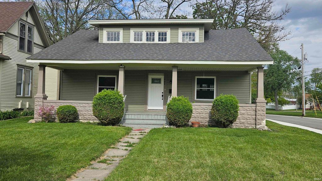Photo of 608 S Main Street, Auburn, IN 46706 (MLS # 202616913)
