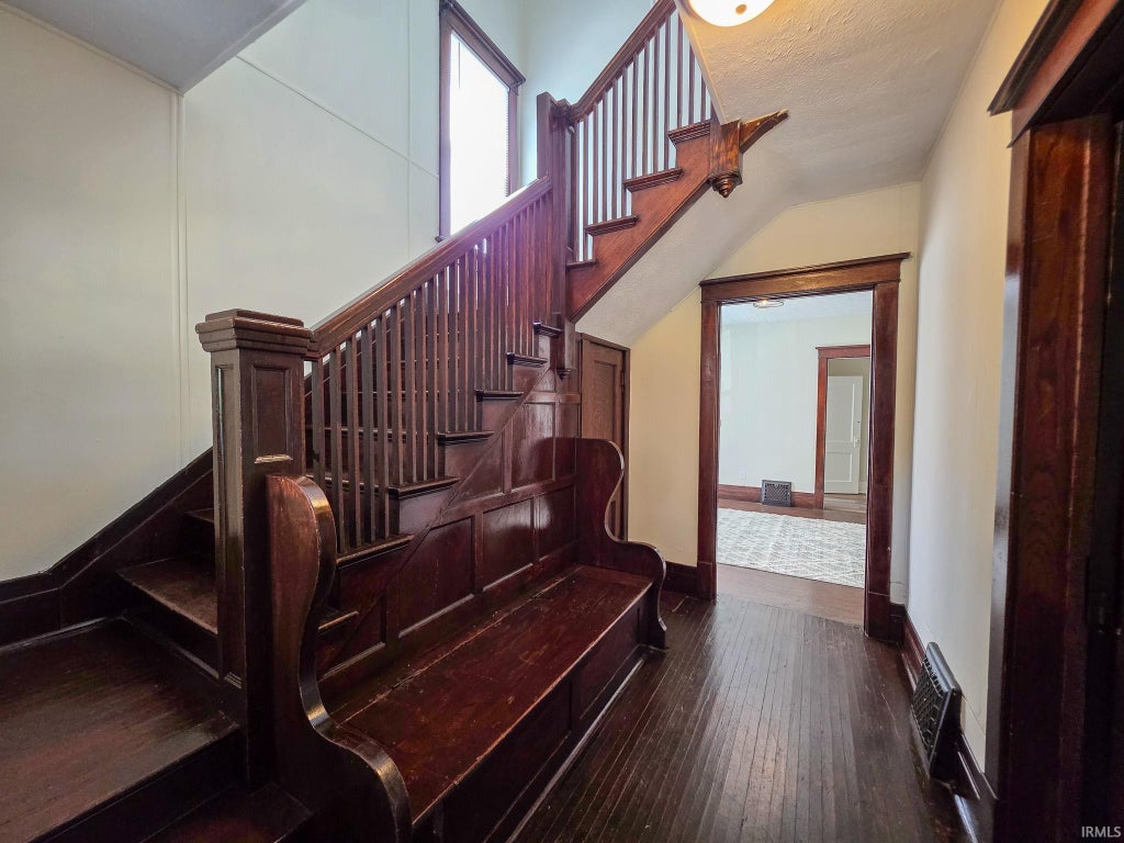 Photo of 613 9th Street, Elkhart, IN 46516 (MLS # 202635601)