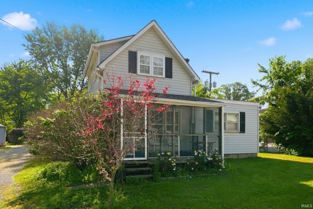 Photo of 2901 Rousseau Avenue, Fort Wayne, IN 46802 (MLS # 202622269)