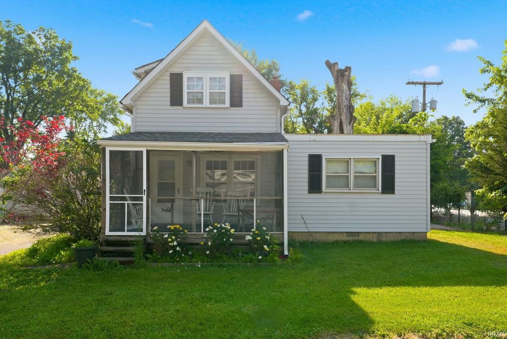 Photo of 2901 Rousseau Avenue, Fort Wayne, IN 46802 (MLS # 202622269)