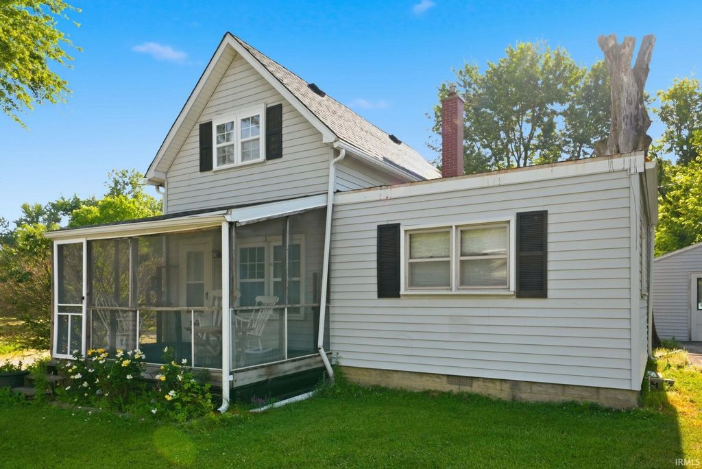 Photo of 2901 Rousseau Avenue, Fort Wayne, IN 46802 (MLS # 202622269)