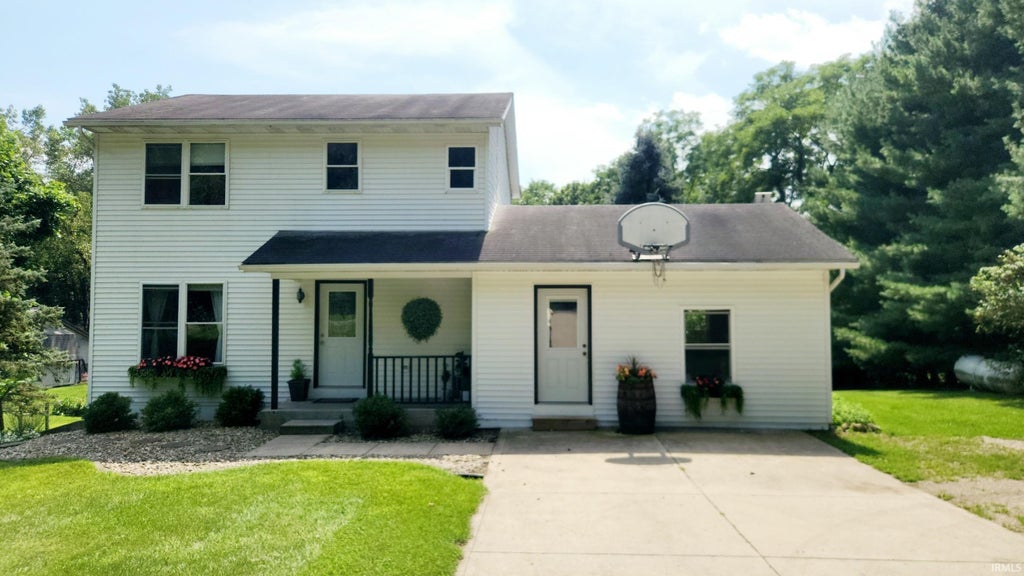 Photo of 14340 County Road 12, Middlebury, IN 46540 (MLS # 202635455)