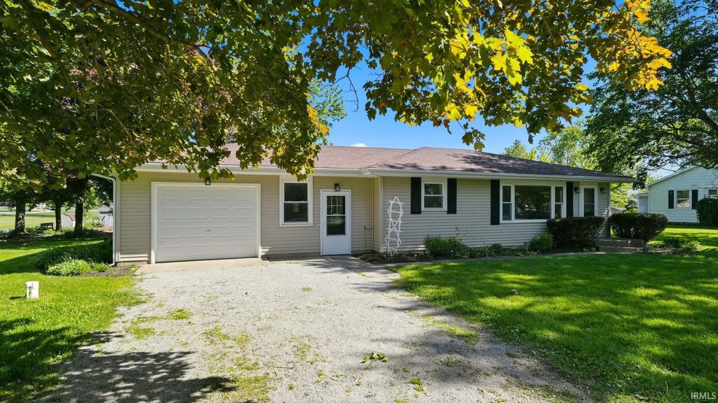 Photo of 9075 E Orchard Lane, Churubusco, IN 46723 (MLS # 202619096)