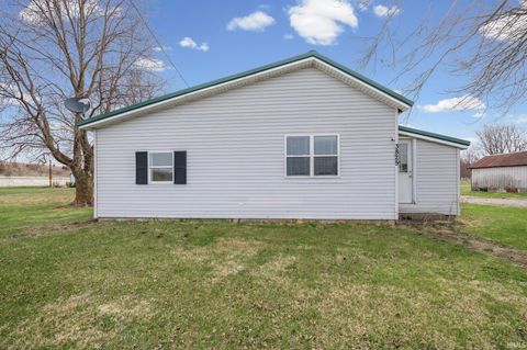 Tiny photo for 3825 S County Road 400 W, Logansport, IN 46947 (MLS # 202610423)