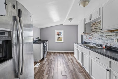 Tiny photo for 3825 S County Road 400 W, Logansport, IN 46947 (MLS # 202610423)