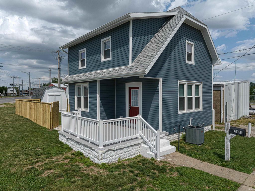 Photo of 1501 Stringtown Road, Evansville, IN 47711 (MLS # 202613910)