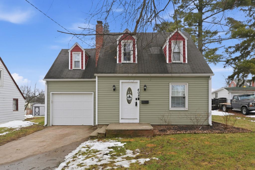 Photo of 408 N Martha St, Angola, IN 46703 (MLS # 202604934)