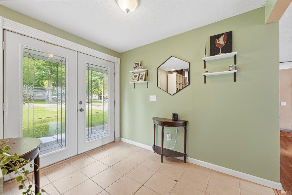 Photo of 1002 Northwood Drive, Angola, IN 46703 (MLS # 202639681)