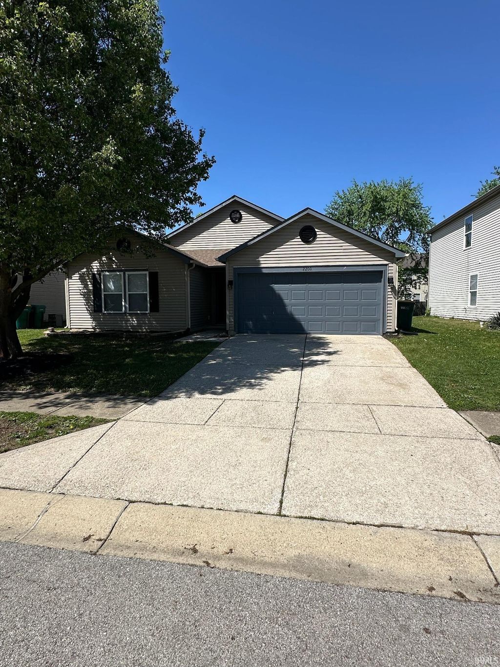 Photo of 2200 Shadowbrook Drive, Plainfield, IN 46168 (MLS # 202615645)