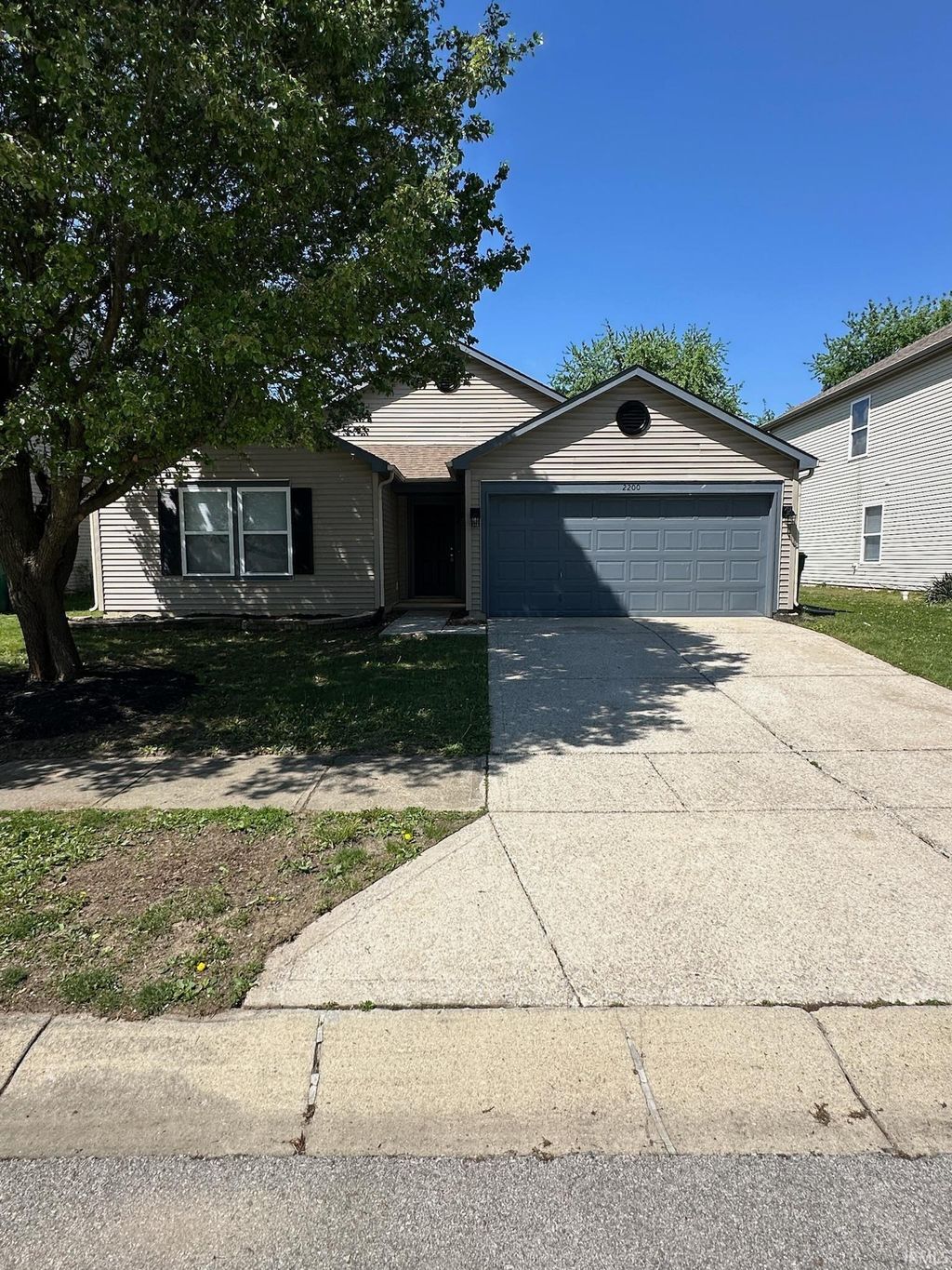 Photo of 2200 Shadowbrook Drive, Plainfield, IN 46168 (MLS # 202615645)