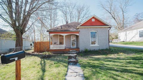 Photo of 1605 W 7th Street, Bloomington, IN 47404 (MLS # 202611159)