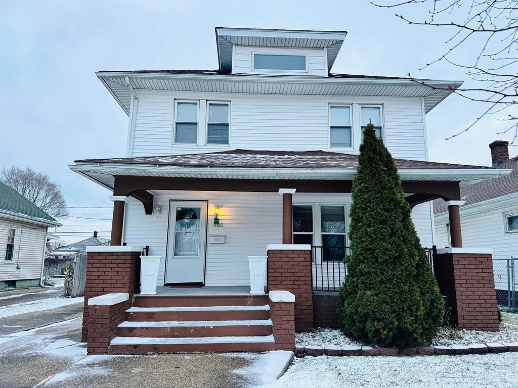 Photo of 606 S Bendix Street, South Bend, IN 46619 (MLS # 202601322)