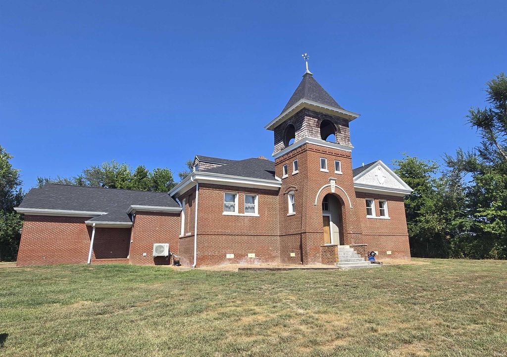 Photo of 7920 Weilbrenner Road, Mount Vernon, IN 47620 (MLS # 202538041)