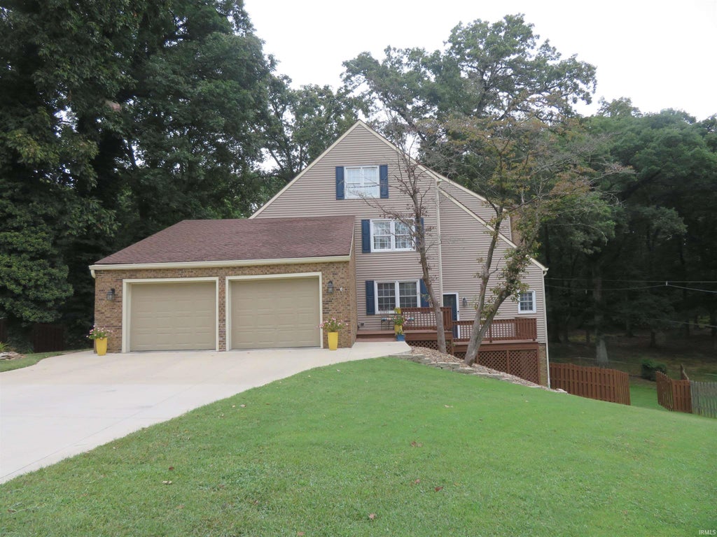 Photo of 5011 E Timberwood Drive, Newburgh, IN 47630 (MLS # 202639414)