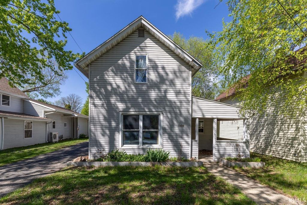 Photo of 1416 E State Street, Huntington, IN 46750 (MLS # 202615324)