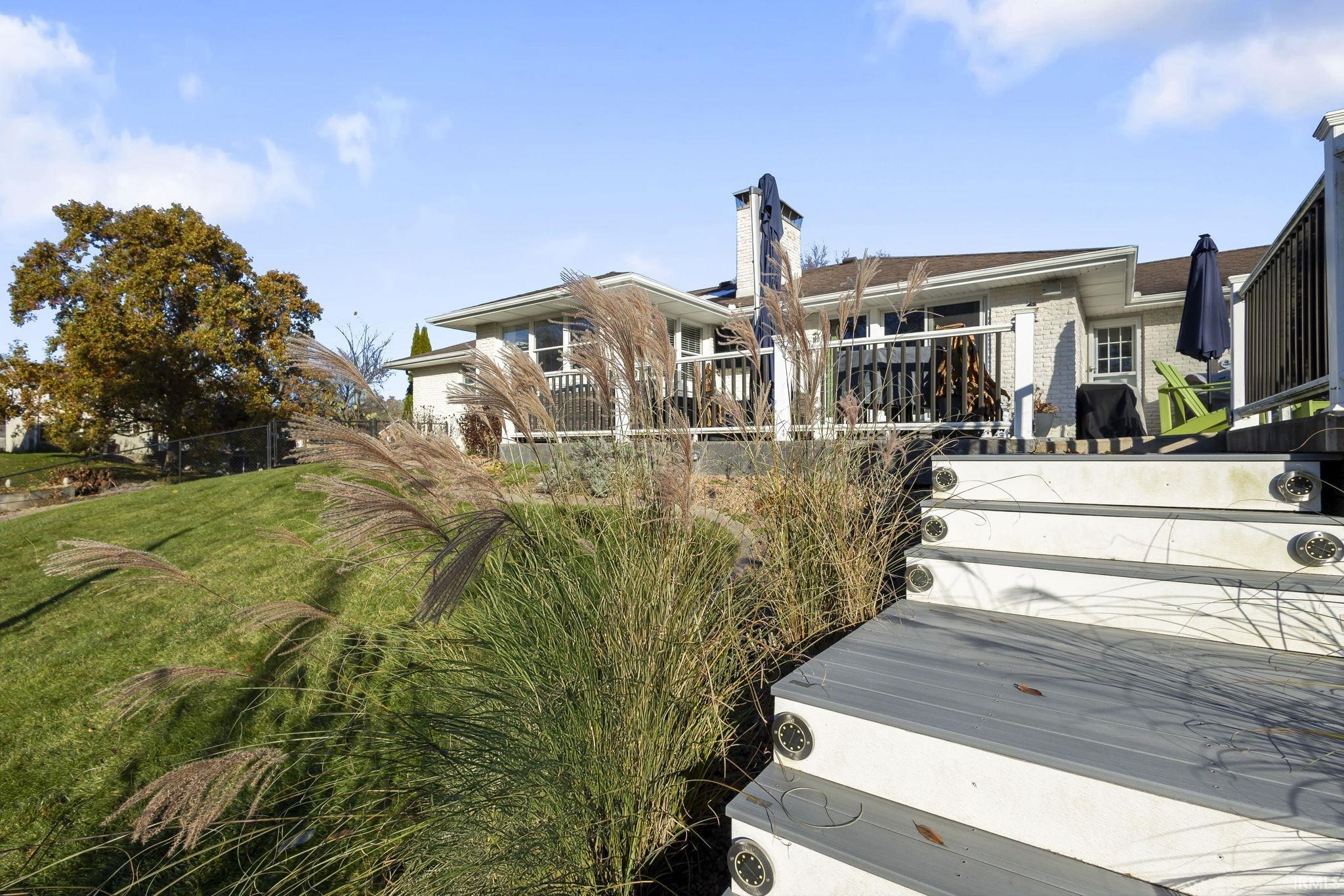 Elkhart, Indiana 46514, United States, 3 Bedrooms Bedrooms, ,3 BathroomsBathrooms,Residential,Active,243845