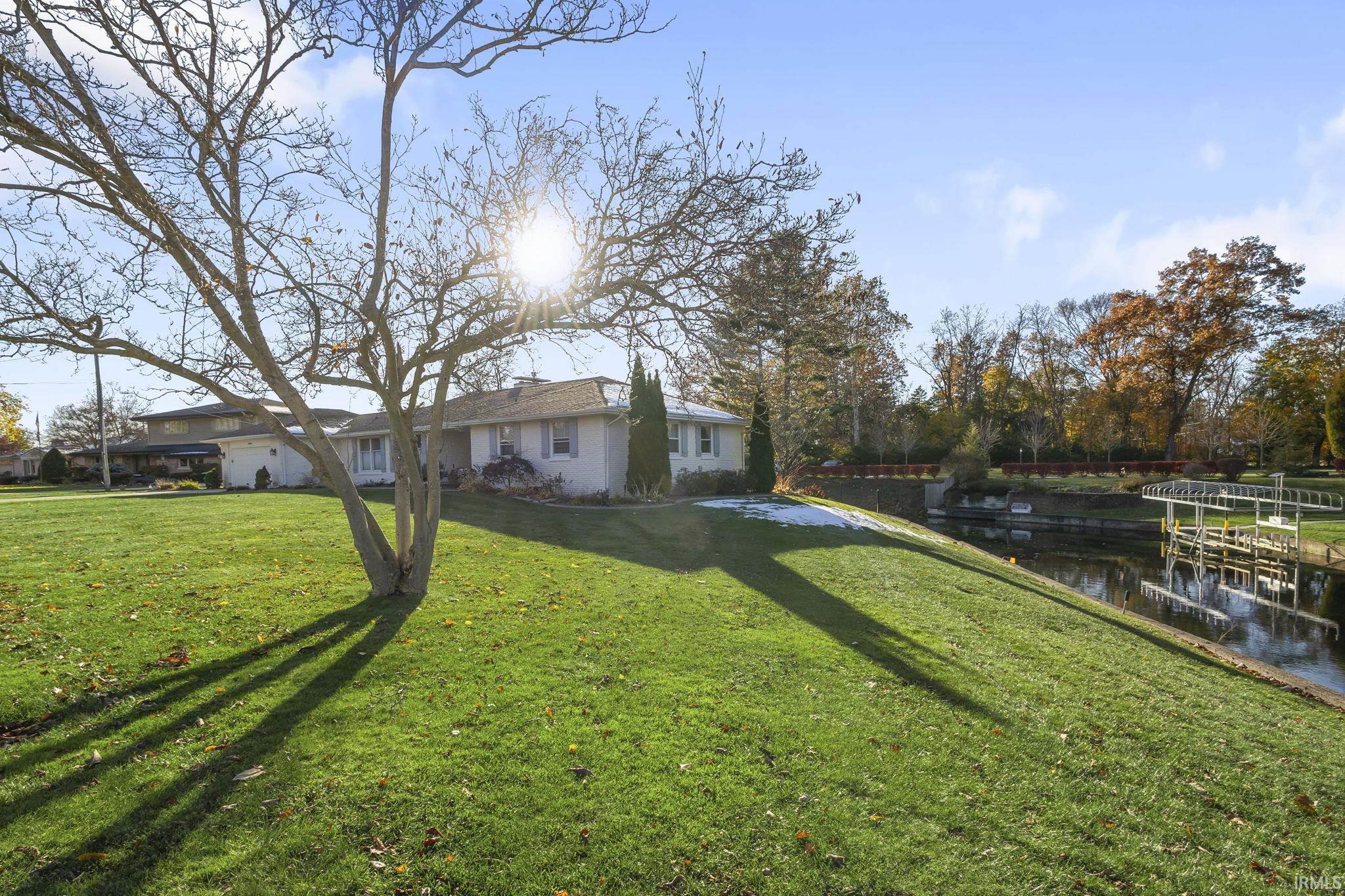 Elkhart, Indiana 46514, United States, 3 Bedrooms Bedrooms, ,3 BathroomsBathrooms,Residential,Active,243845