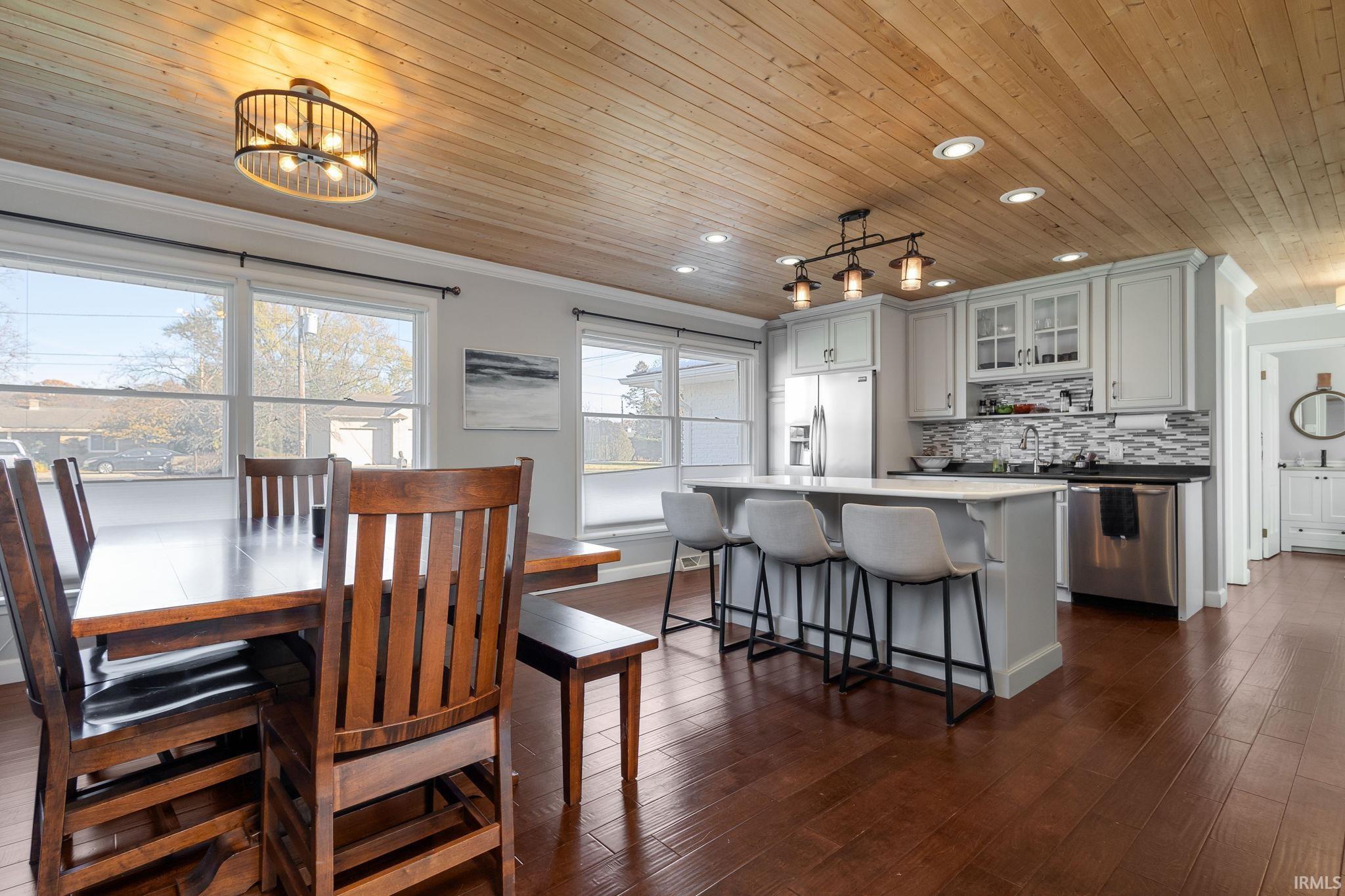 Elkhart, Indiana 46514, United States, 3 Bedrooms Bedrooms, ,3 BathroomsBathrooms,Residential,Active,243845